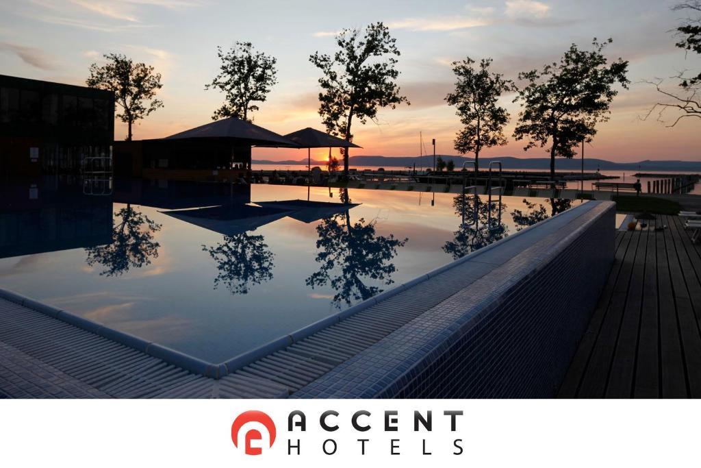 Bl Bavaria Yachtclub & Apartments Balatonlelle Eksteriør billede