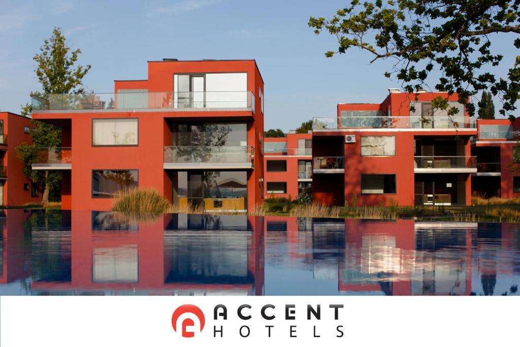 Bl Bavaria Yachtclub & Apartments Balatonlelle Eksteriør billede