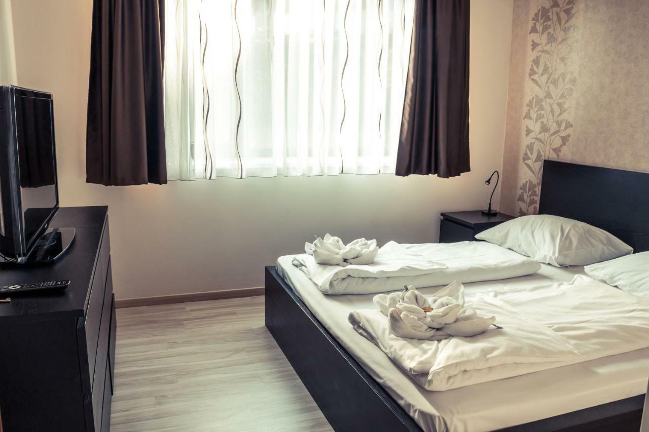 Bl Bavaria Yachtclub & Apartments Balatonlelle Eksteriør billede